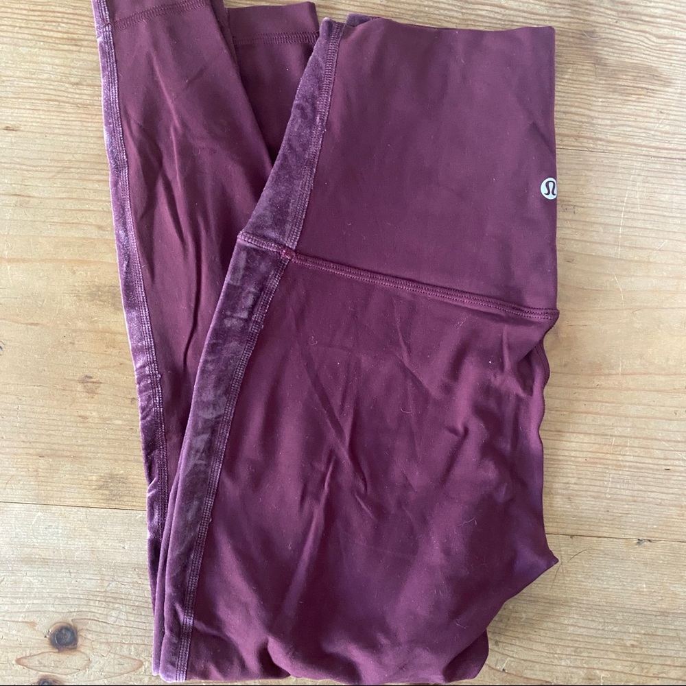 Lululemon Align Pant CROP 23" *VELVET
Garnet
